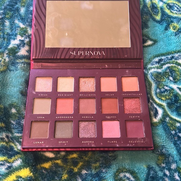 Bad Habit eyeshadow palettes: Supernova & Royals - Picture 3 of 5